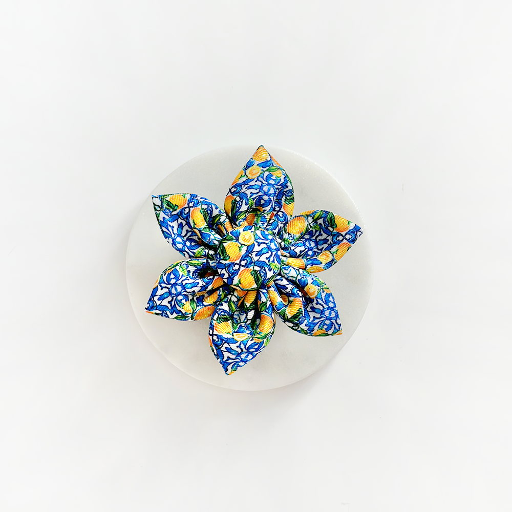 Amalfi Lemon Collar Flower